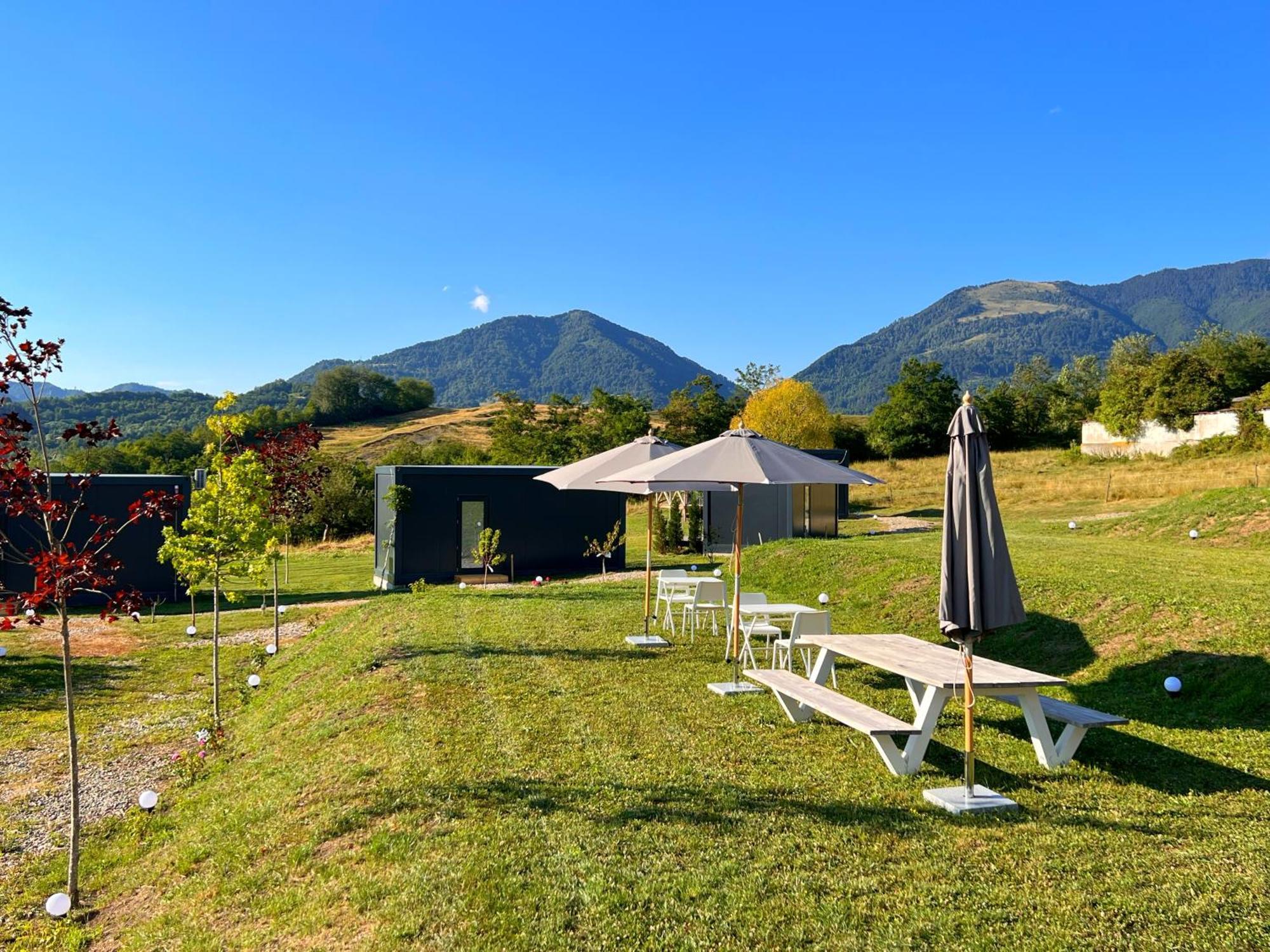 Hotel Flandra Glamping Corbeni Exterior foto