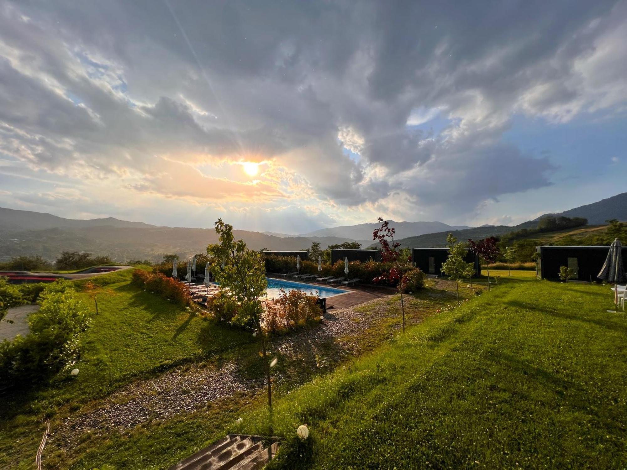 Hotel Flandra Glamping Corbeni Exterior foto